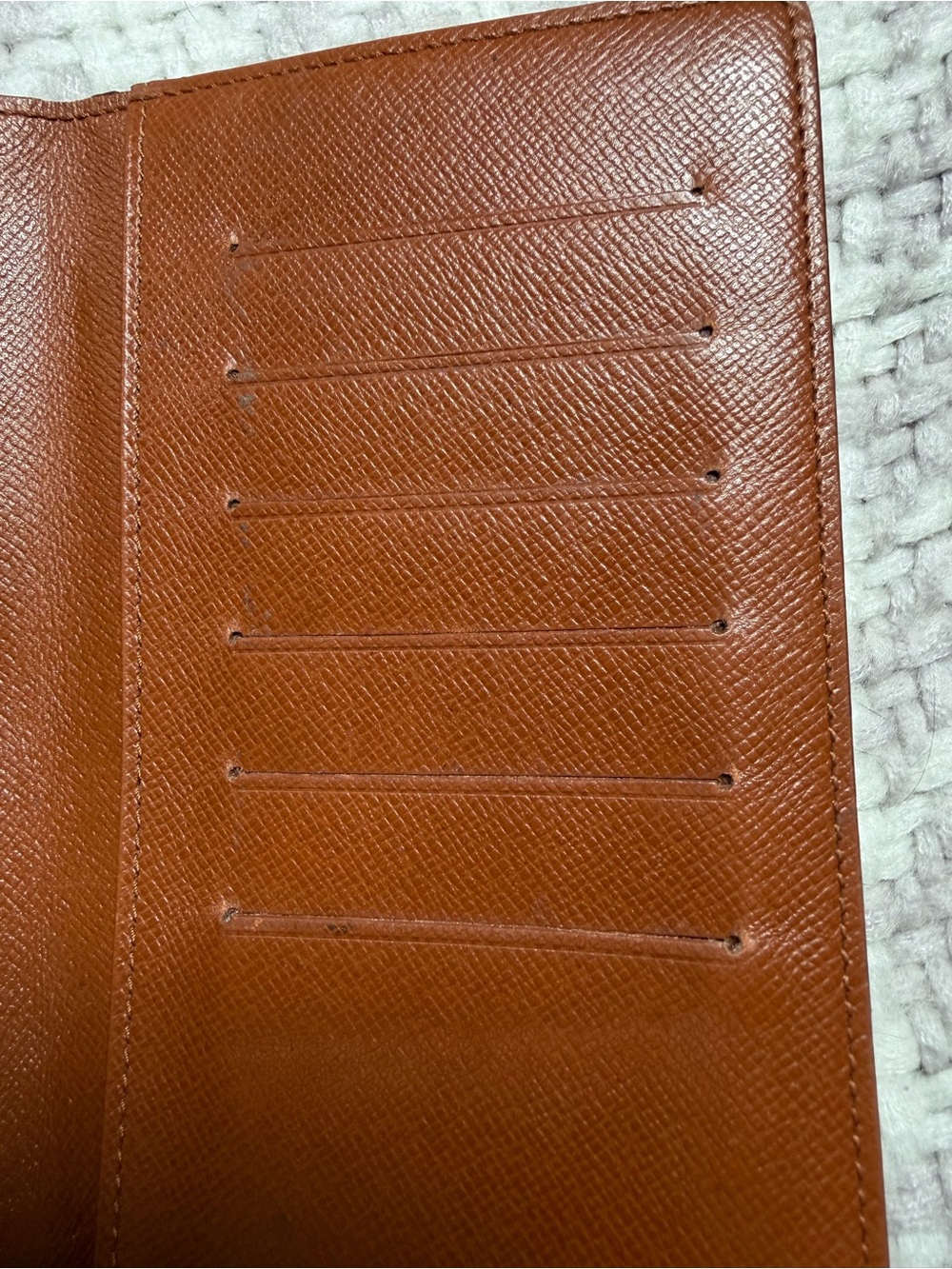 Authentic LOUIS VUITTON
Monogram Canvas Bi-Fold Vertical Wallet - Picture 3 of 7